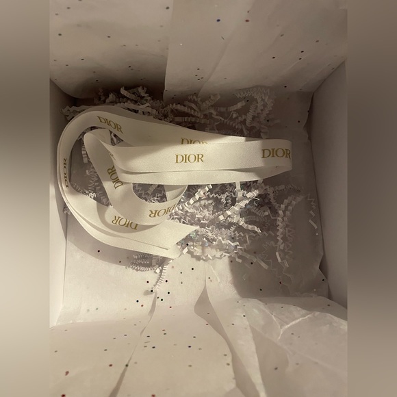 COPY - Christian Dior Holiday 2023 Gold Gift Box NEW! - Picture 8 of 8